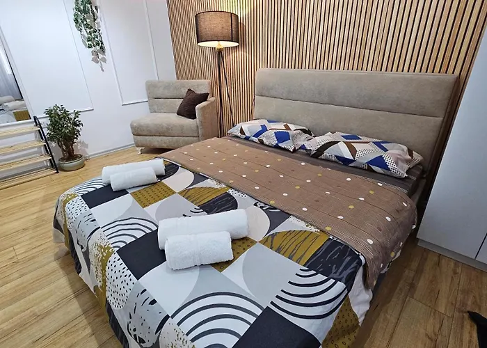 Apartment Next To Coco's *