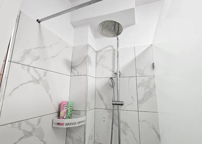 Apartment Next To Coco's Tirana