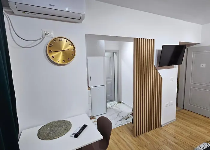 Apartment Next To Coco's